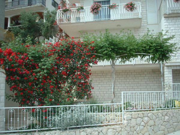 Lana Apartments Трогир Екстериор снимка