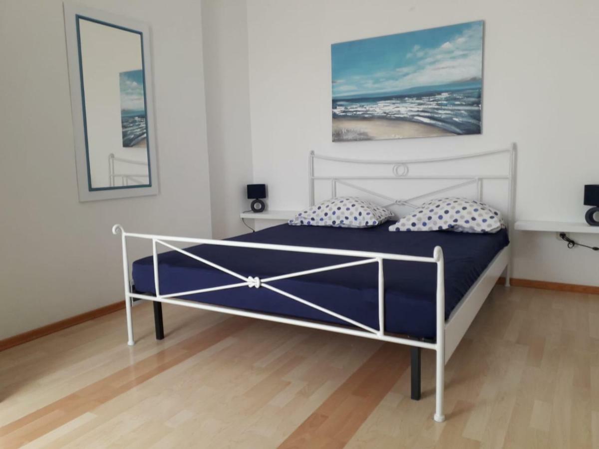 Lana Apartments Трогир Екстериор снимка